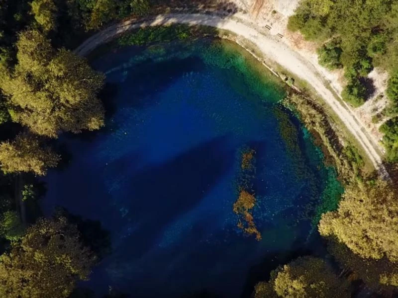 Μοιάζει με φωτομοντάζ! Υπάρχει κάπου στην Ελλάδα και λίγοι την γνωρίζουν (βίντεο)